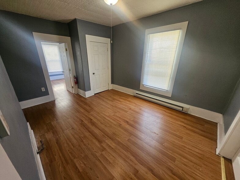 Building Photo - 287 Lake Ave