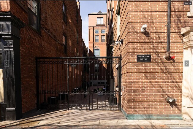 Building Photo - 1661-1663 Washington St. Unit 203