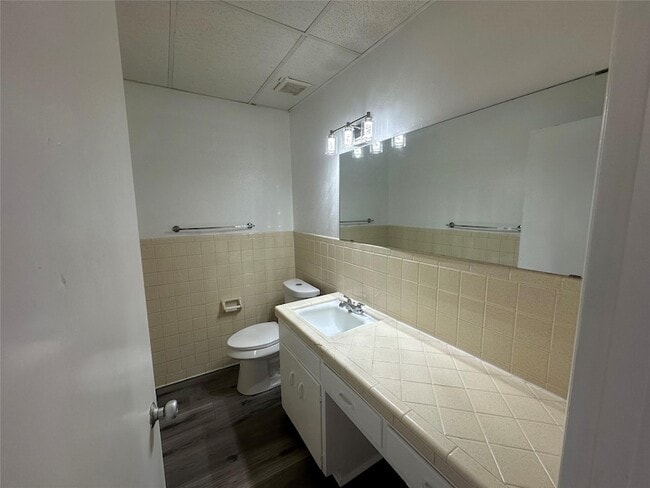 Building Photo - 4723 N Loy Lake Rd