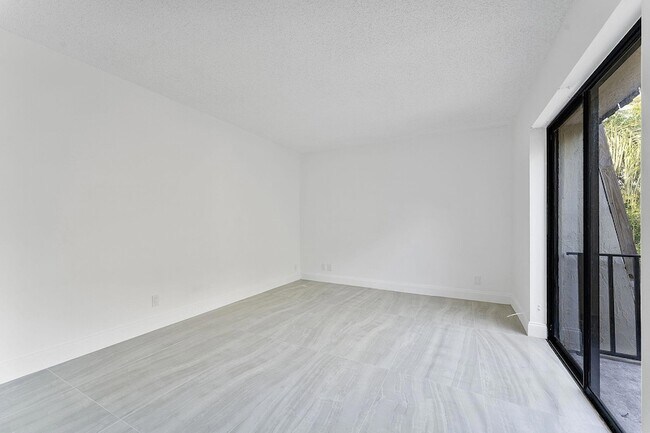 Building Photo - 1624 Forest Lakes Cir