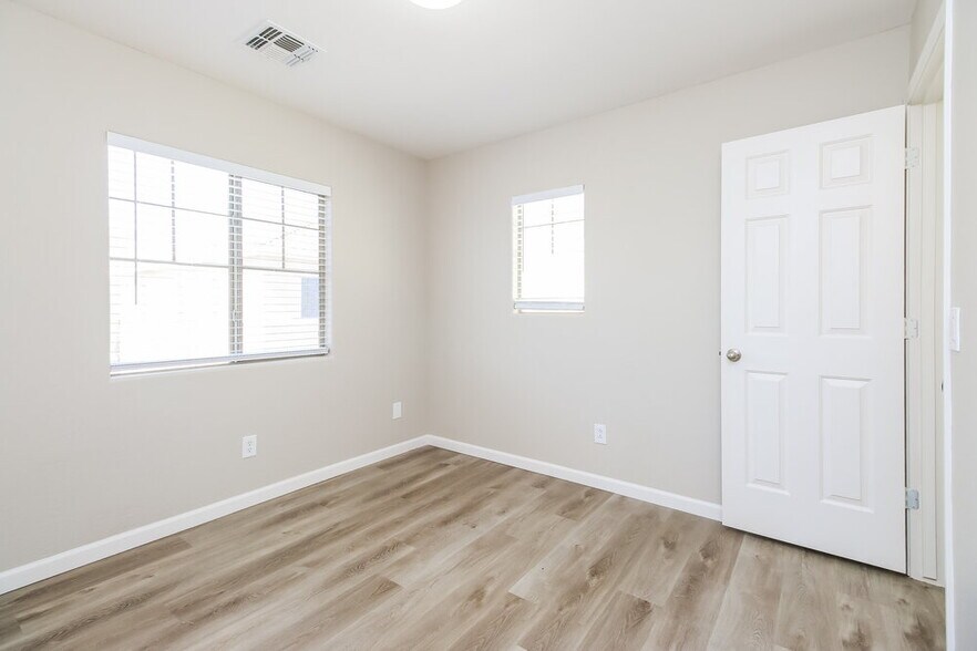 Building Photo - 407 N Ranger Ct