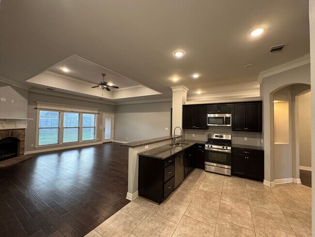 Building Photo - Haughton Schools!!! Close to I-20!