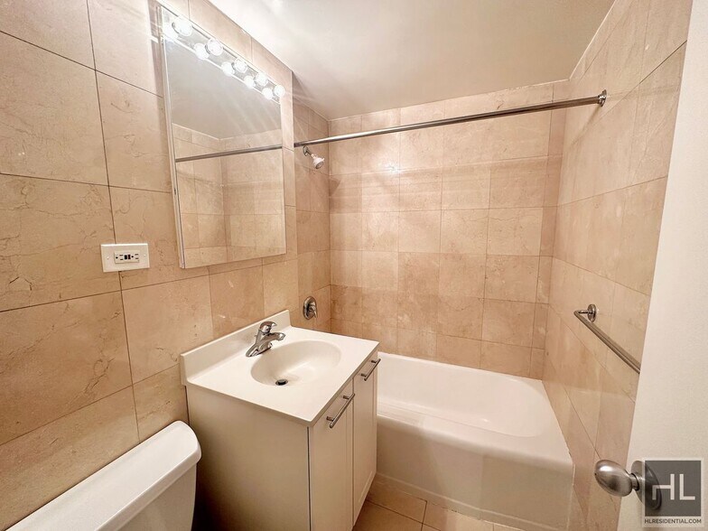 Building Photo - EAST 55 STREET