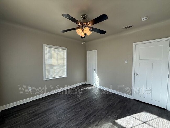 Building Photo - 408 F St