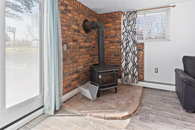 Building Photo - 25690 Glamorgan Dr