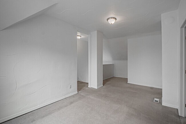 Building Photo - 4BD, 2BA Sun Valley Home with Large Driveway for Parking