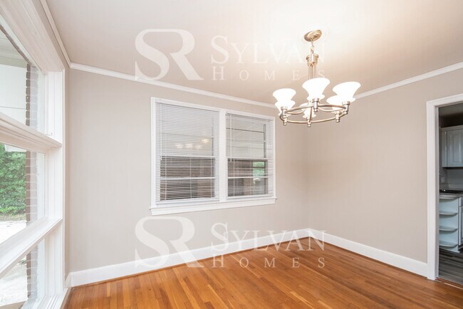 Building Photo - Where Charm Meets Comfort