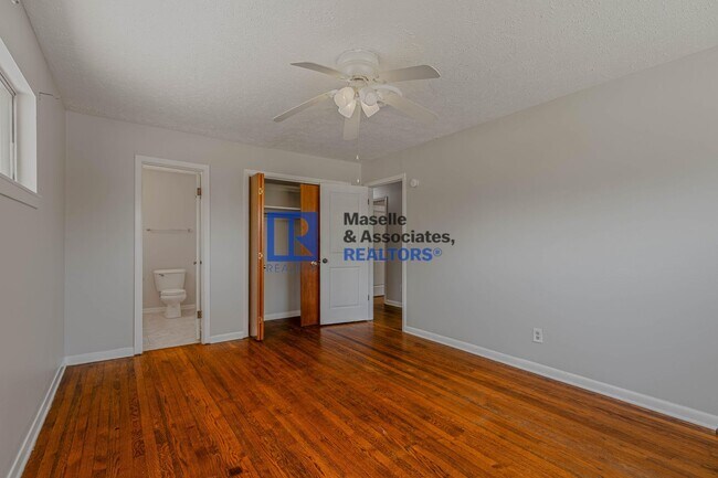 Building Photo - 3 Bed/2 Bath Home In Huntington Park