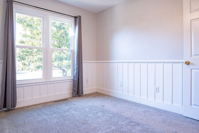 Building Photo - Spacious 3BR on Oversized Fenced Lot | GREAT PRICE!