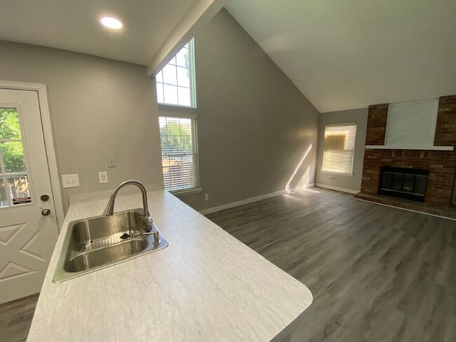 Building Photo - 8393 W 90th Pl