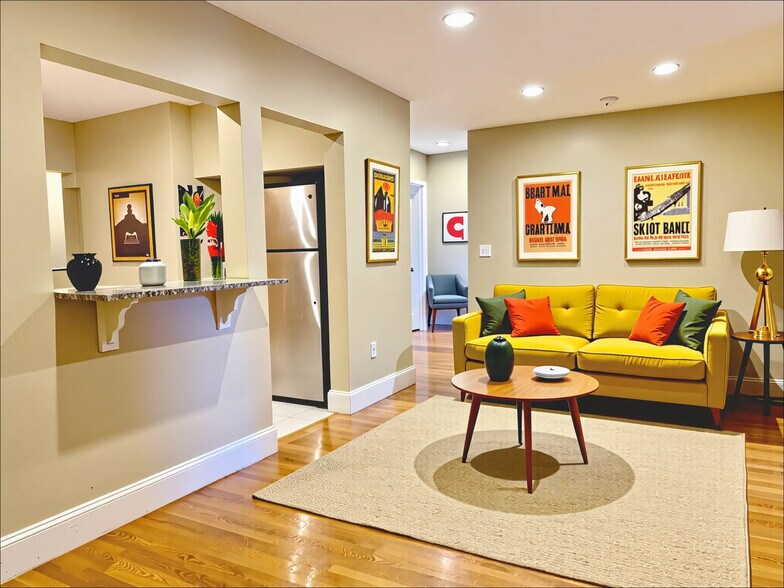 Building Photo - 76 Egmont St