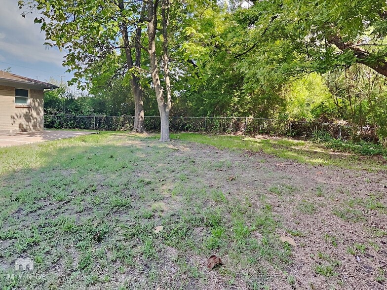 Building Photo - 108 Brookwood Dr