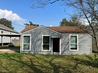 Building Photo - Find your home for less! Gorgeous all renovated Home in Groves, TX!.