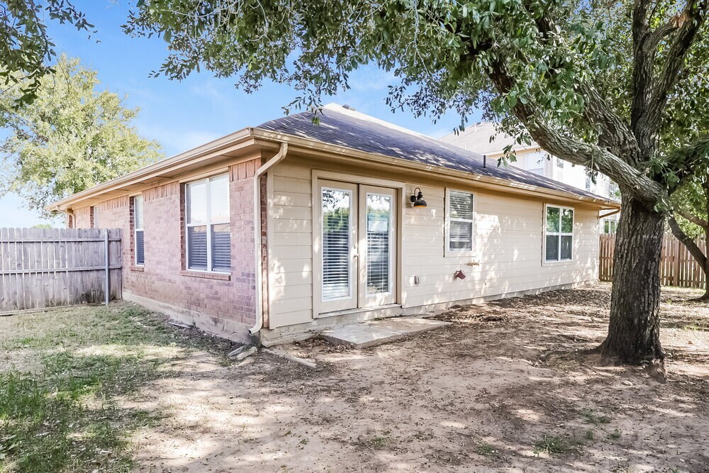 Building Photo - 109 Heritage Dr