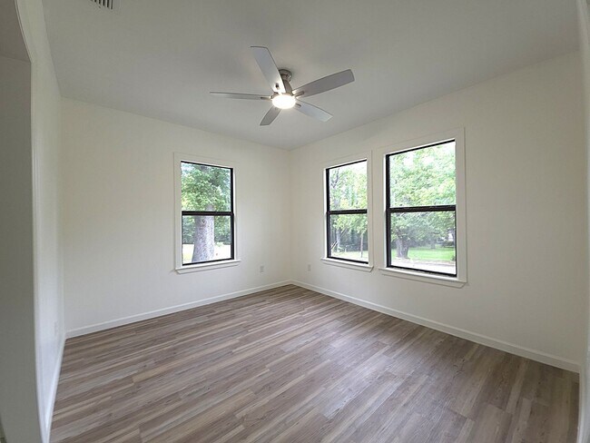 Building Photo - Fully Remodeled Home in the Heart of Tyler...