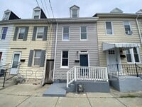 Building Photo - 625 Vander Ave