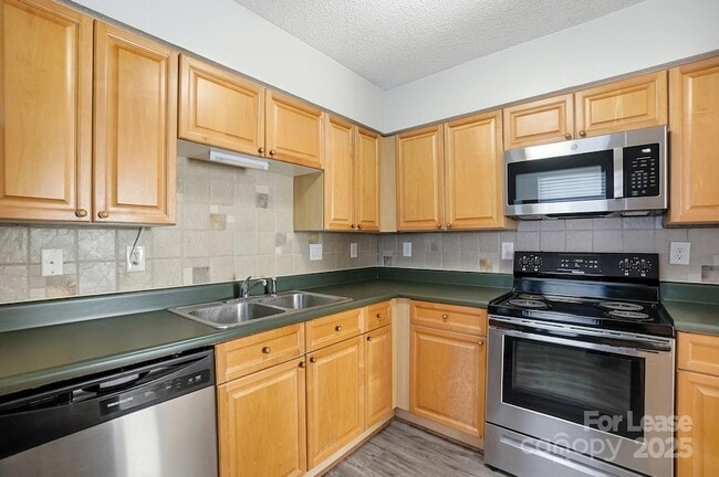 Building Photo - 4282 Melrose Club Dr