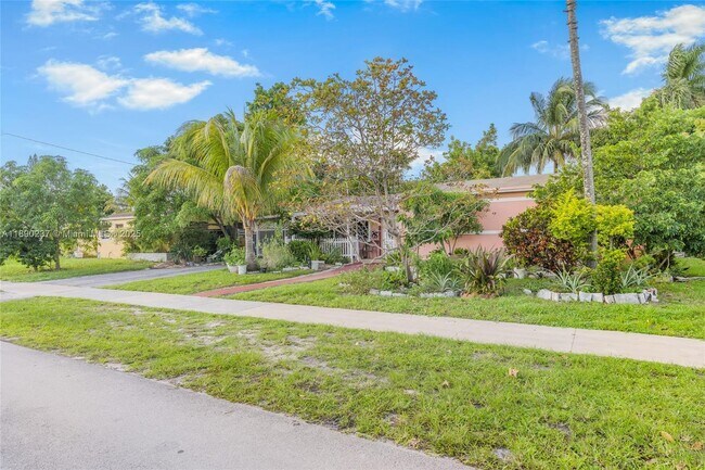 Building Photo - 1041 NW 196th Terrace