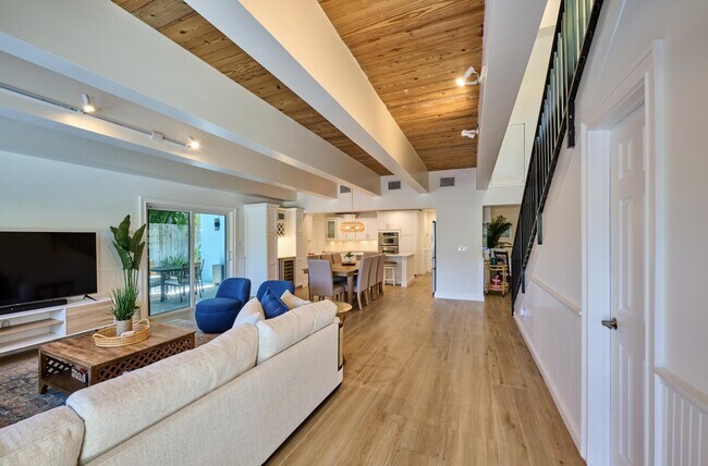 Building Photo - 100 Neptune Dr