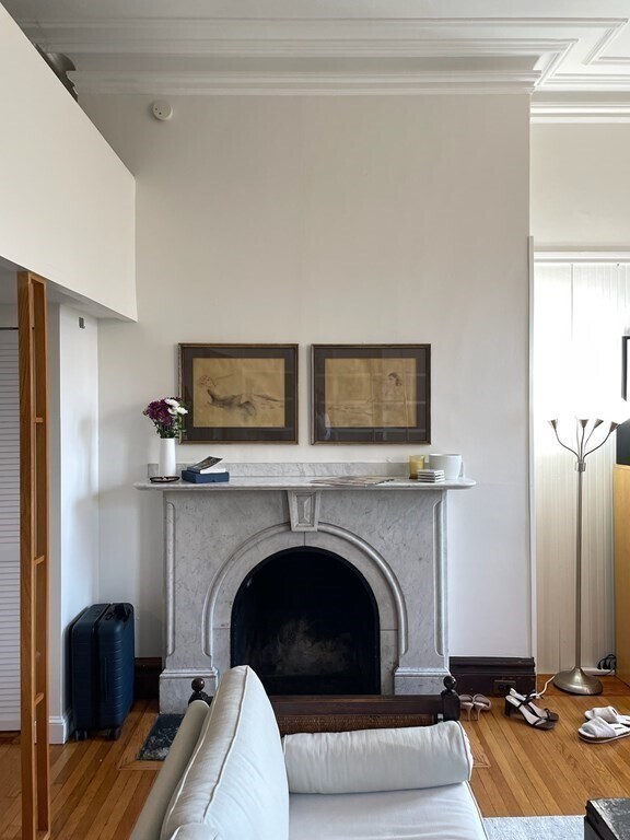 Building Photo - 228 Beacon St