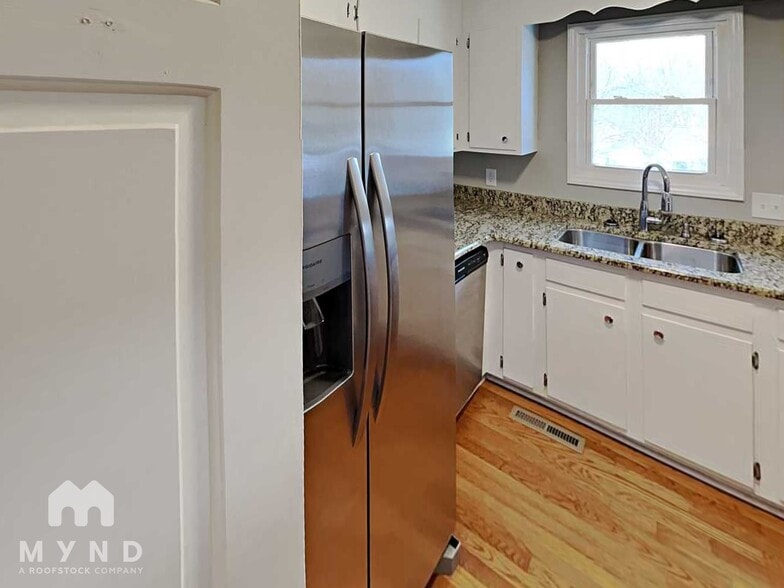 Building Photo - 7954 Tiburon Cir