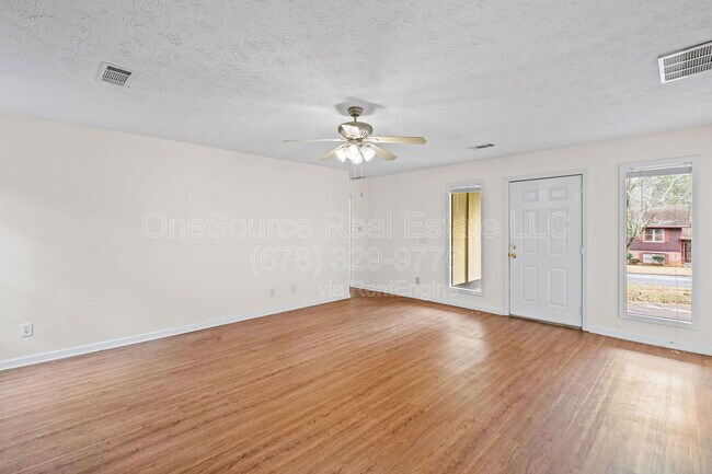 Building Photo - 4149 Oak Ferry Dr NE