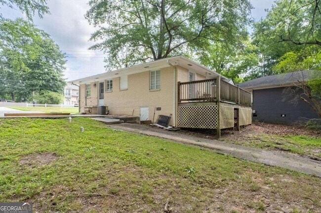 Building Photo - 1401 Briarwood Rd NE
