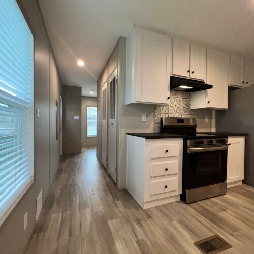 Building Photo - 202 Teasley Ln