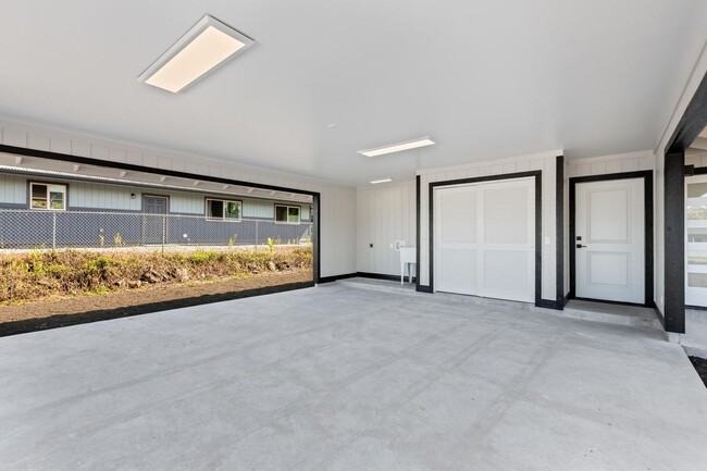 Building Photo - Brand New 3 bedroom 2 bath home