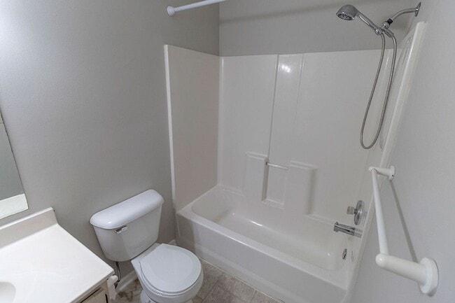 Building Photo - 212-214 Nikki Way