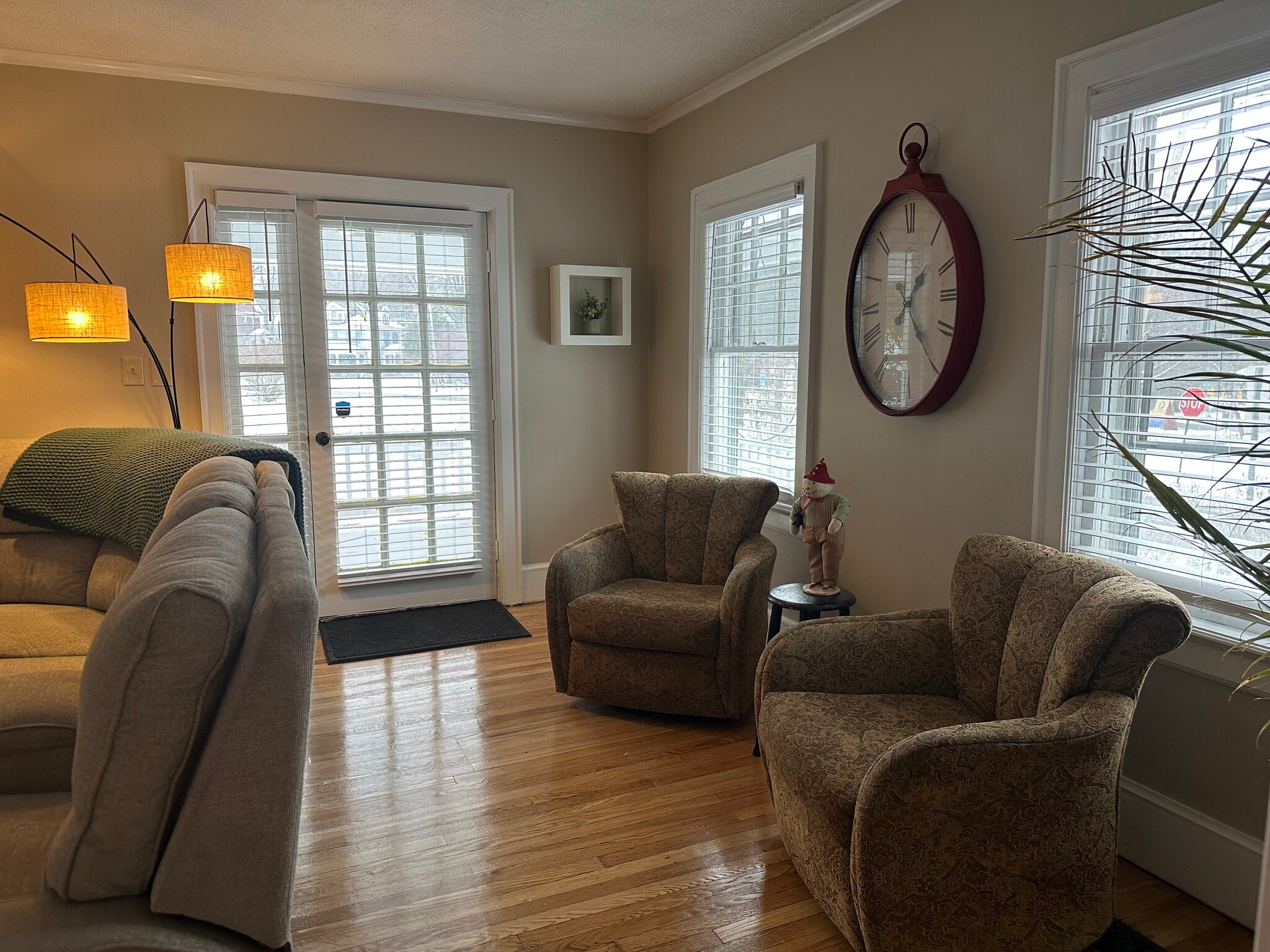 Building Photo - 201 Salt Springs Rd