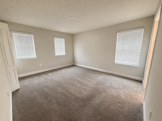 Building Photo - Spacious 6-Bedroom Home with 6.5 Baths in Haines City!