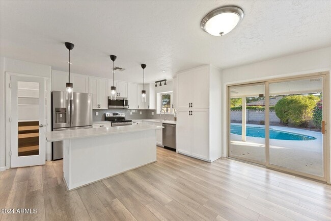 Building Photo - 1921 E Laguna Dr