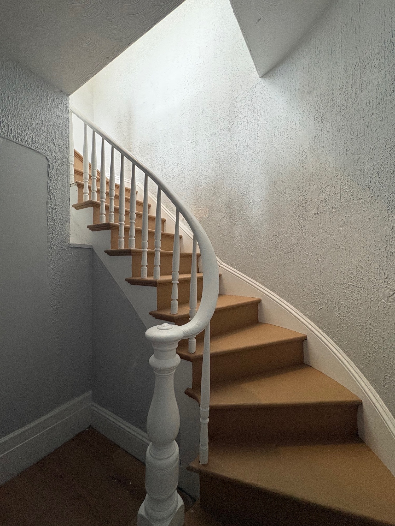 Private entrance - 658 Central Ave