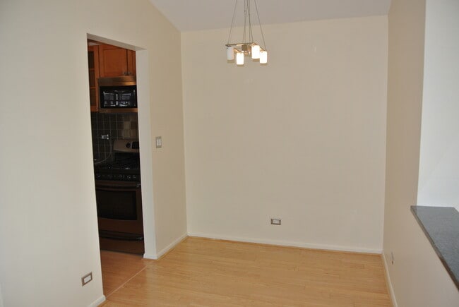 Building Photo - 576 E Windgate Ct