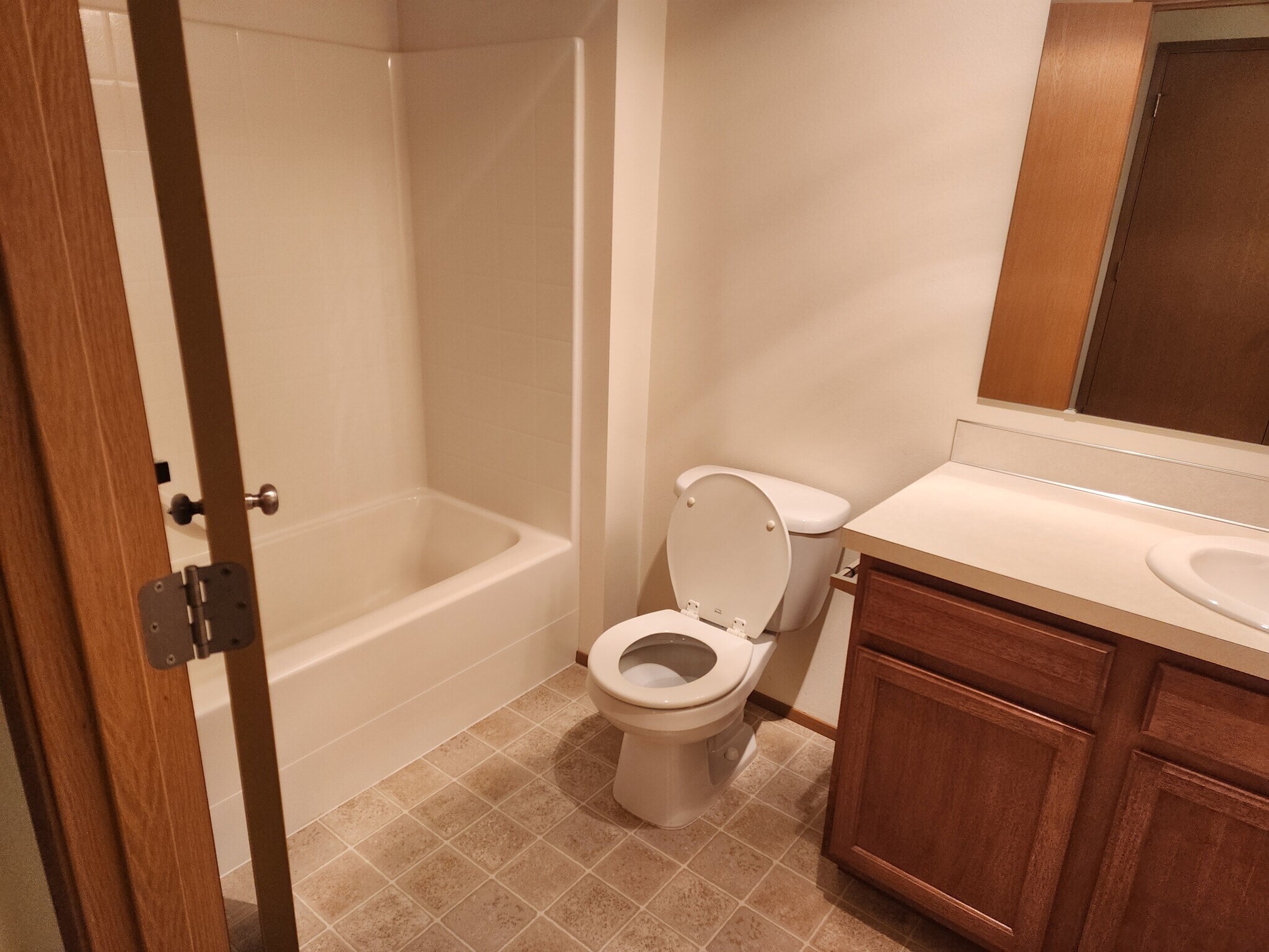 Building Photo - 2732 Hidden Springs Loop SE