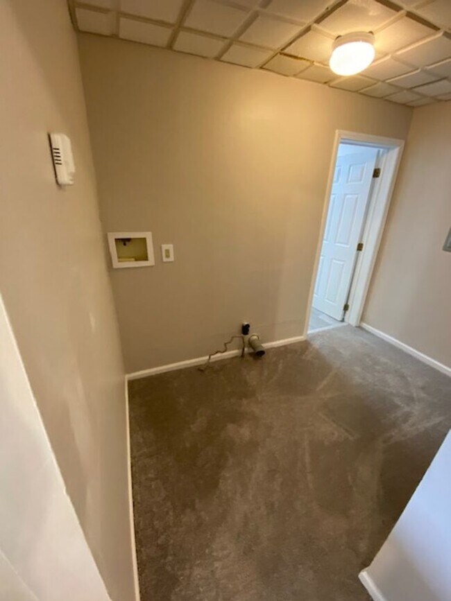 Building Photo - 56 Amm St