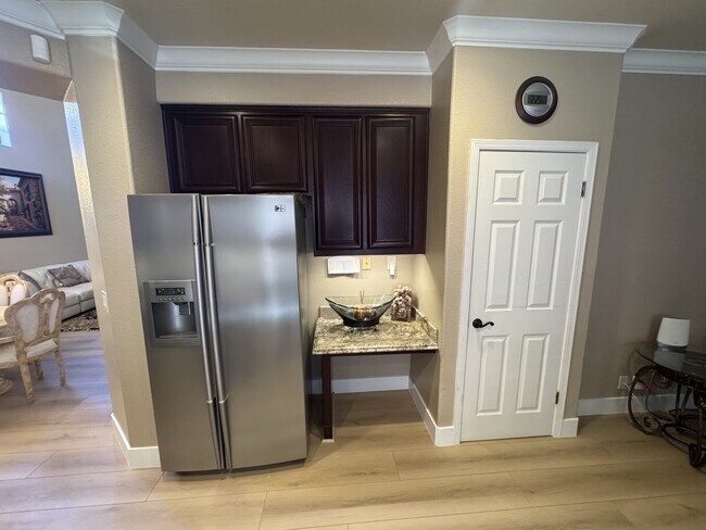 Building Photo - 10 Rhine Cir