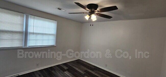 Building Photo - 2514 Glenrose Ave