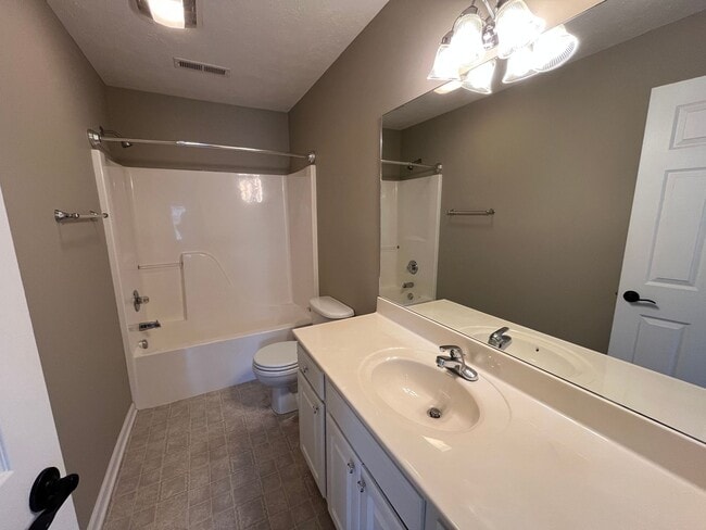 Building Photo - Townhouse at Wellington in Wyndhurst