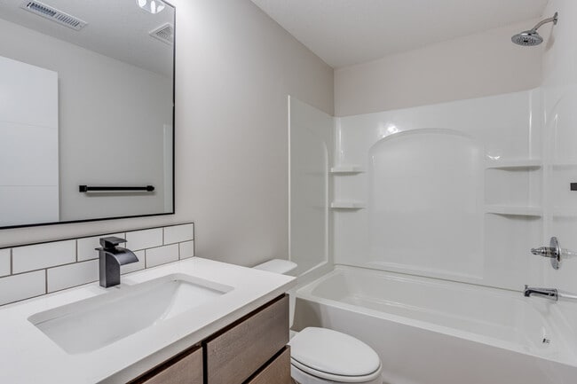 Building Photo - 3554 N Tyler Ct