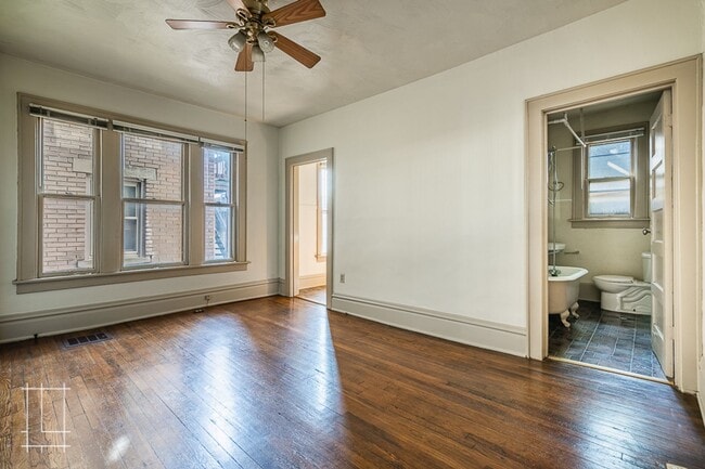 Building Photo - 35 Lundy St