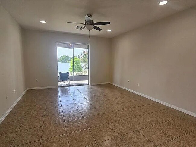 Building Photo - 2528 Ladoga Dr