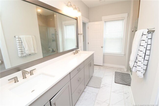 Building Photo - 2151 Maggie Vly Dr