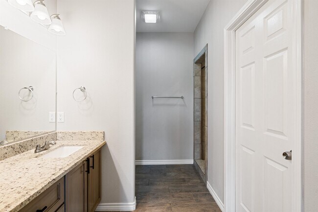 Building Photo - 306 Javier Dr