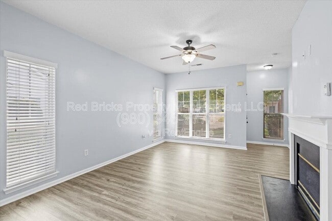 Building Photo - 6443 Mallard View Ln