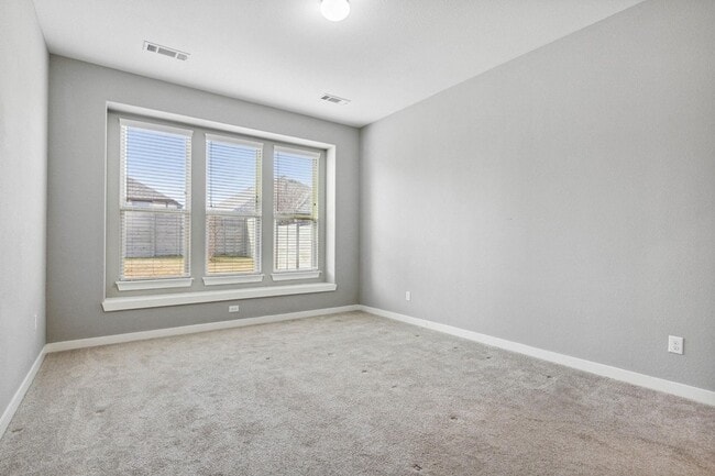 Building Photo - 1305 Swan Trl