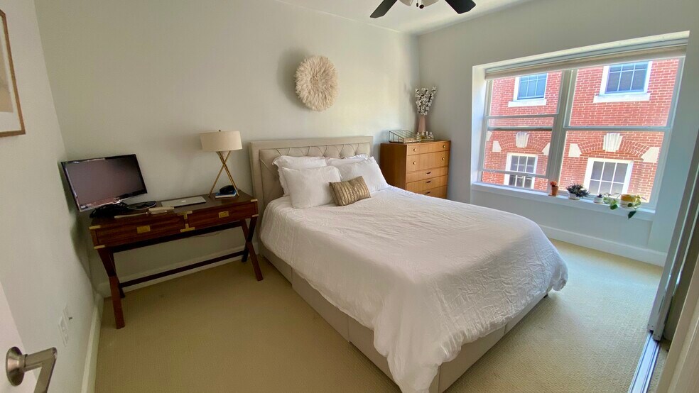 Building Photo - 2022 Flagler Pl NW