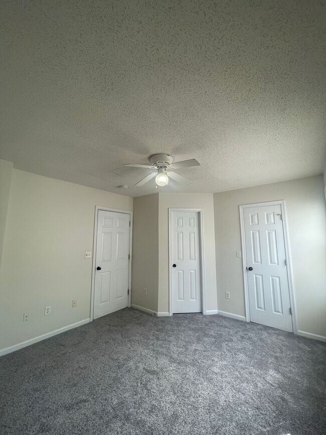Building Photo - 1334 Devon Ln