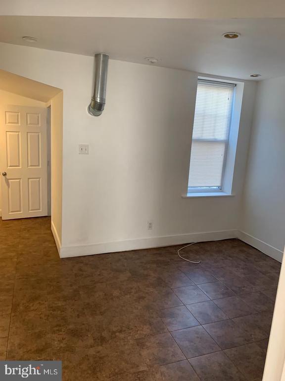 Building Photo - 107 N 6th St